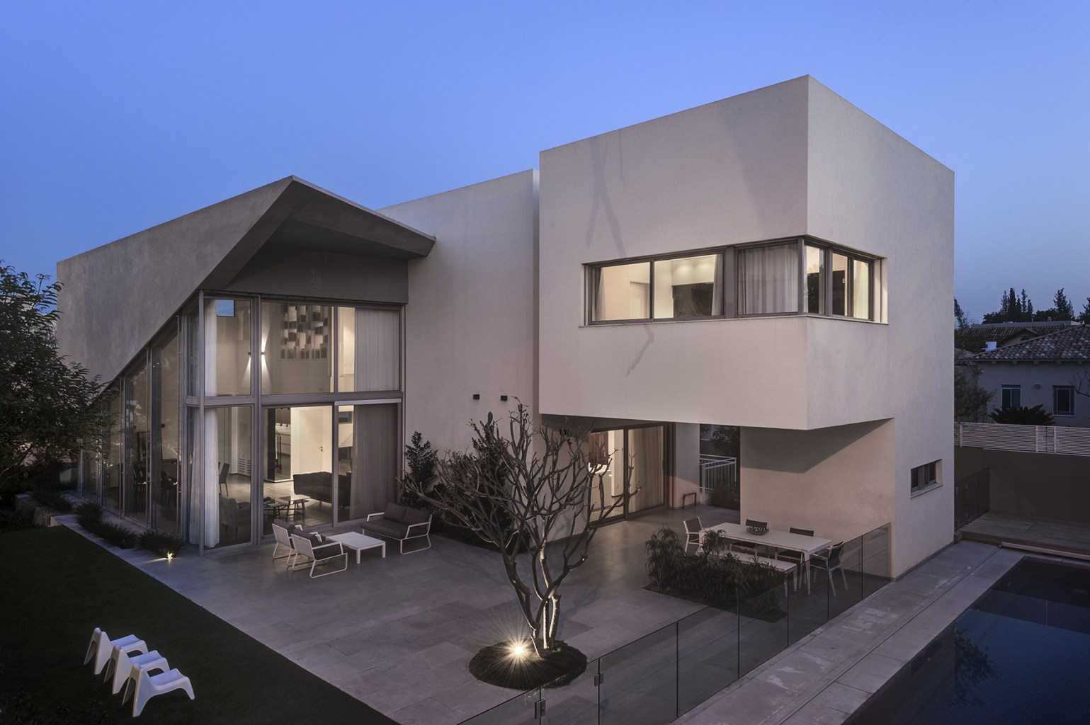 עיצוב מודרני לבית פרטי במרכז